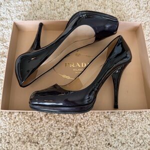 Prada Women's Patent Leather Ombré Dark Purple/Black Heels
